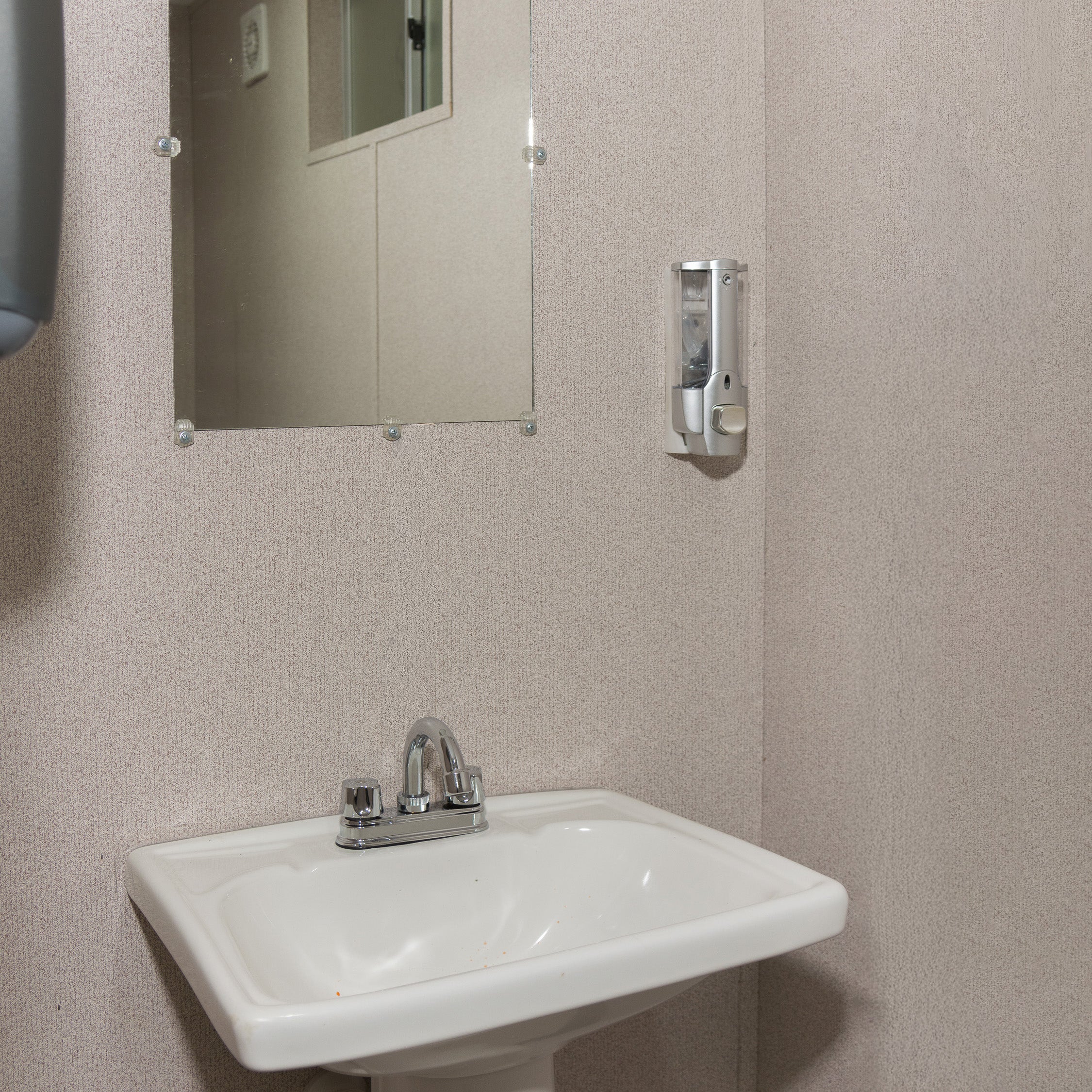 Oficina Móvil 8'x32'