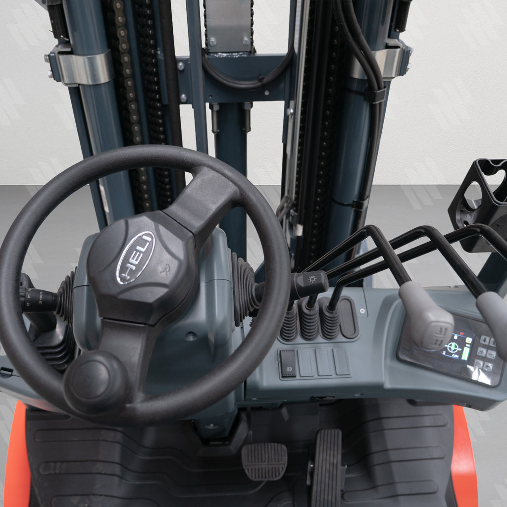 Montacargas Eléctrico 2.5 toneladas 4.8 metros con 4ta Válvula