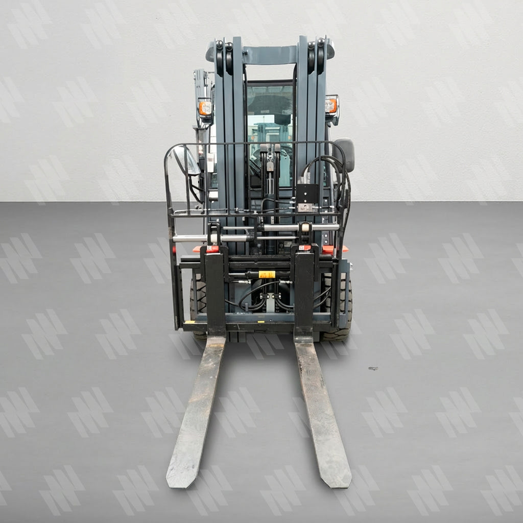 Montacargas Eléctrico 3 toneladas 4.8 metros con 4ta Válvula