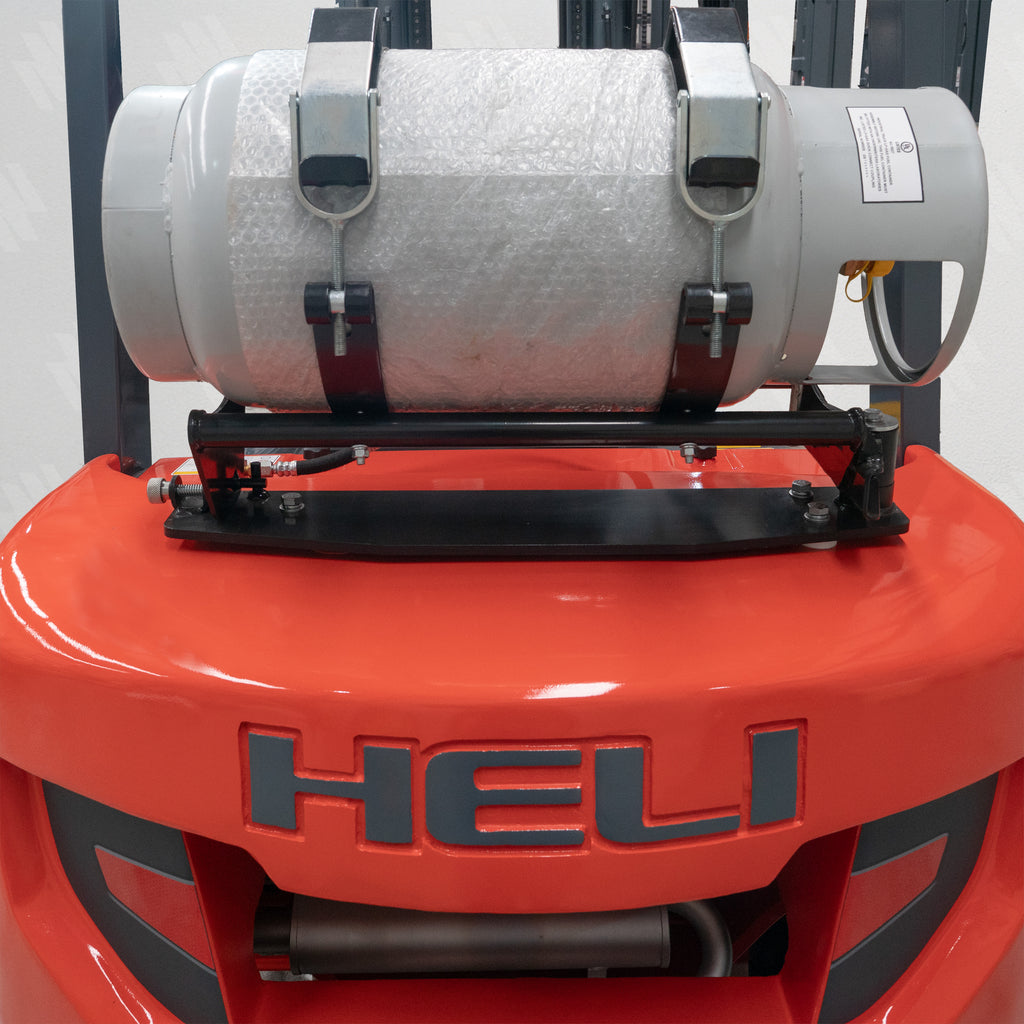 Montacargas Gas 2.5 toneladas 4.8 metros