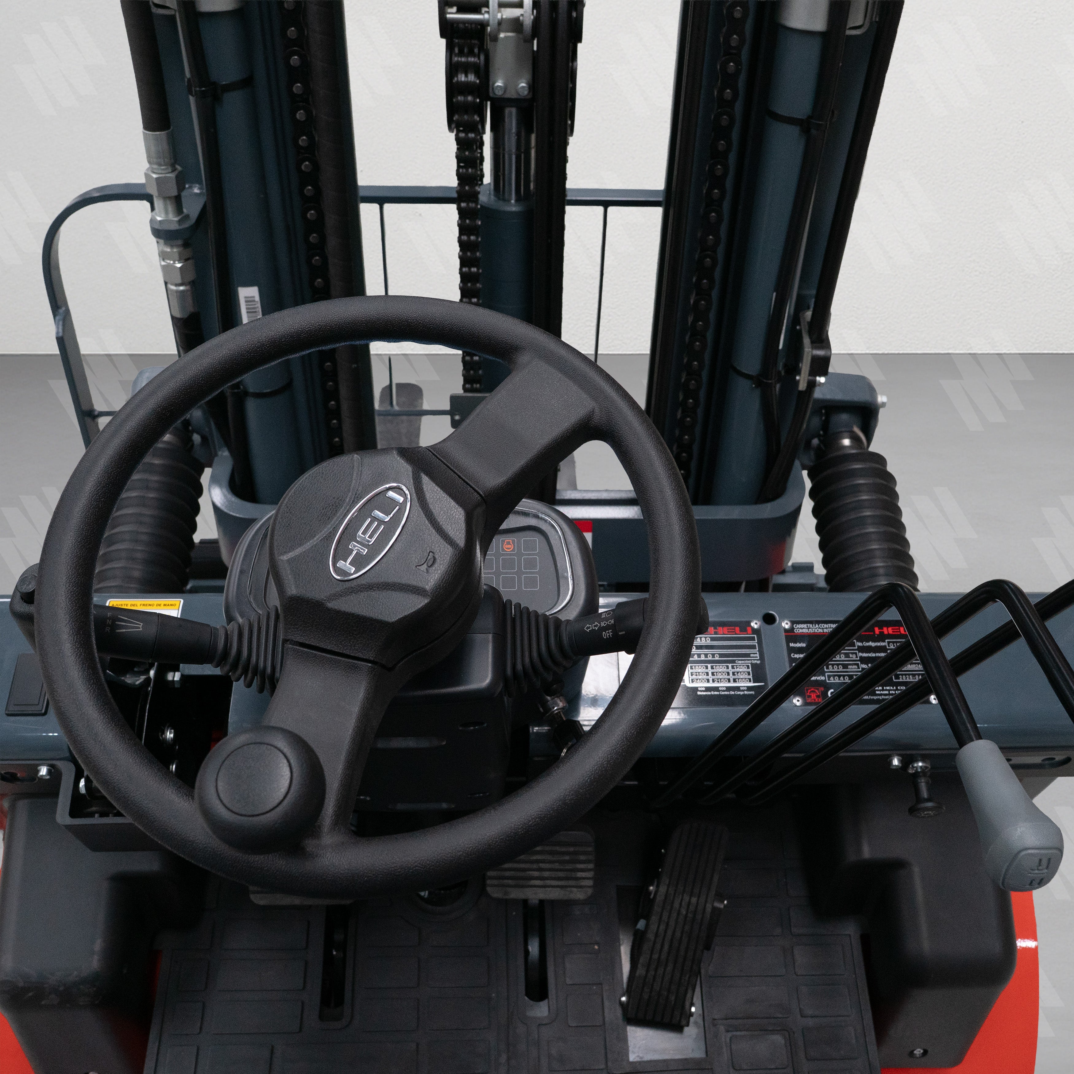 Montacargas Gas 2.5 toneladas 4.8 metros