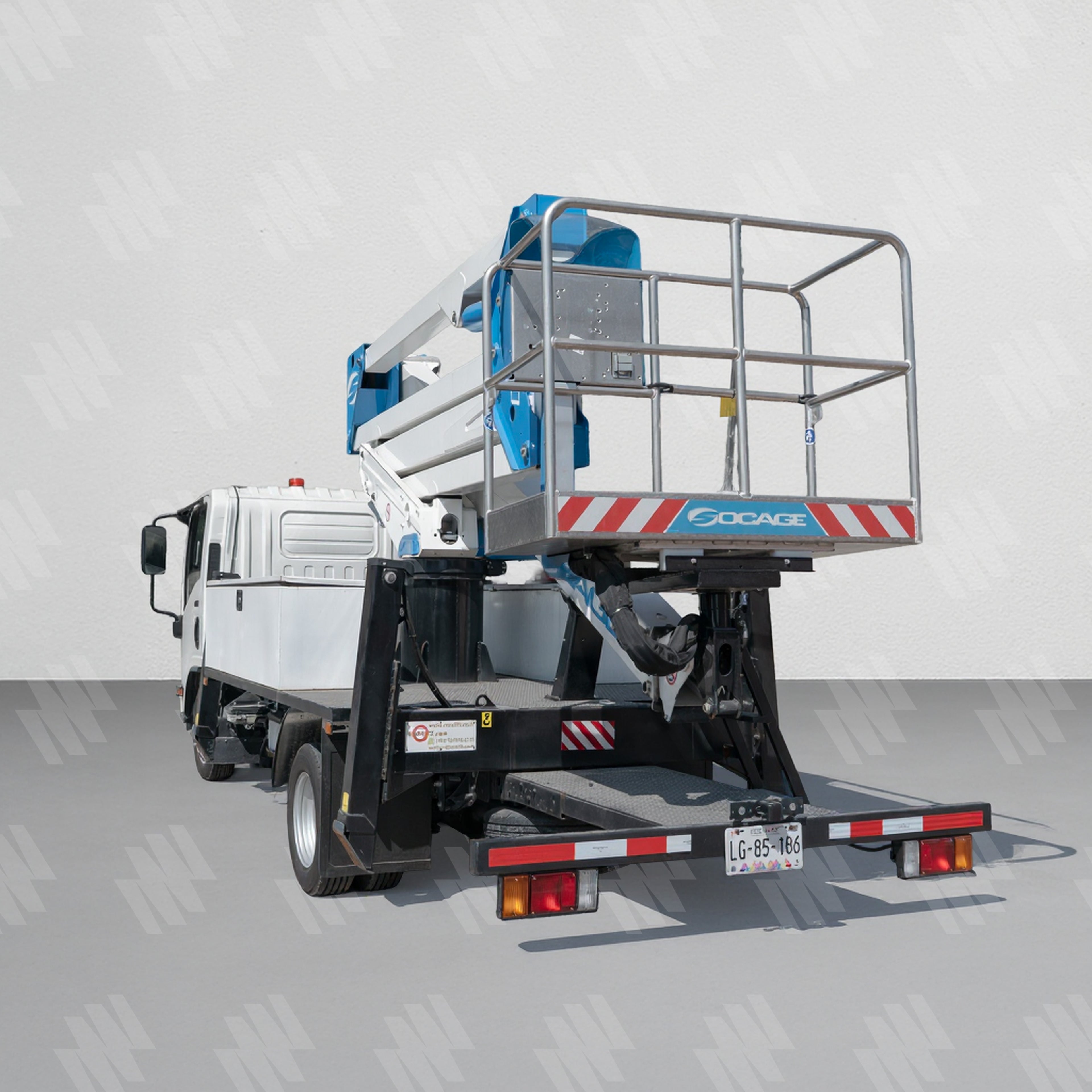 Plataforma Telescópica sobre Camión de 20 Metros