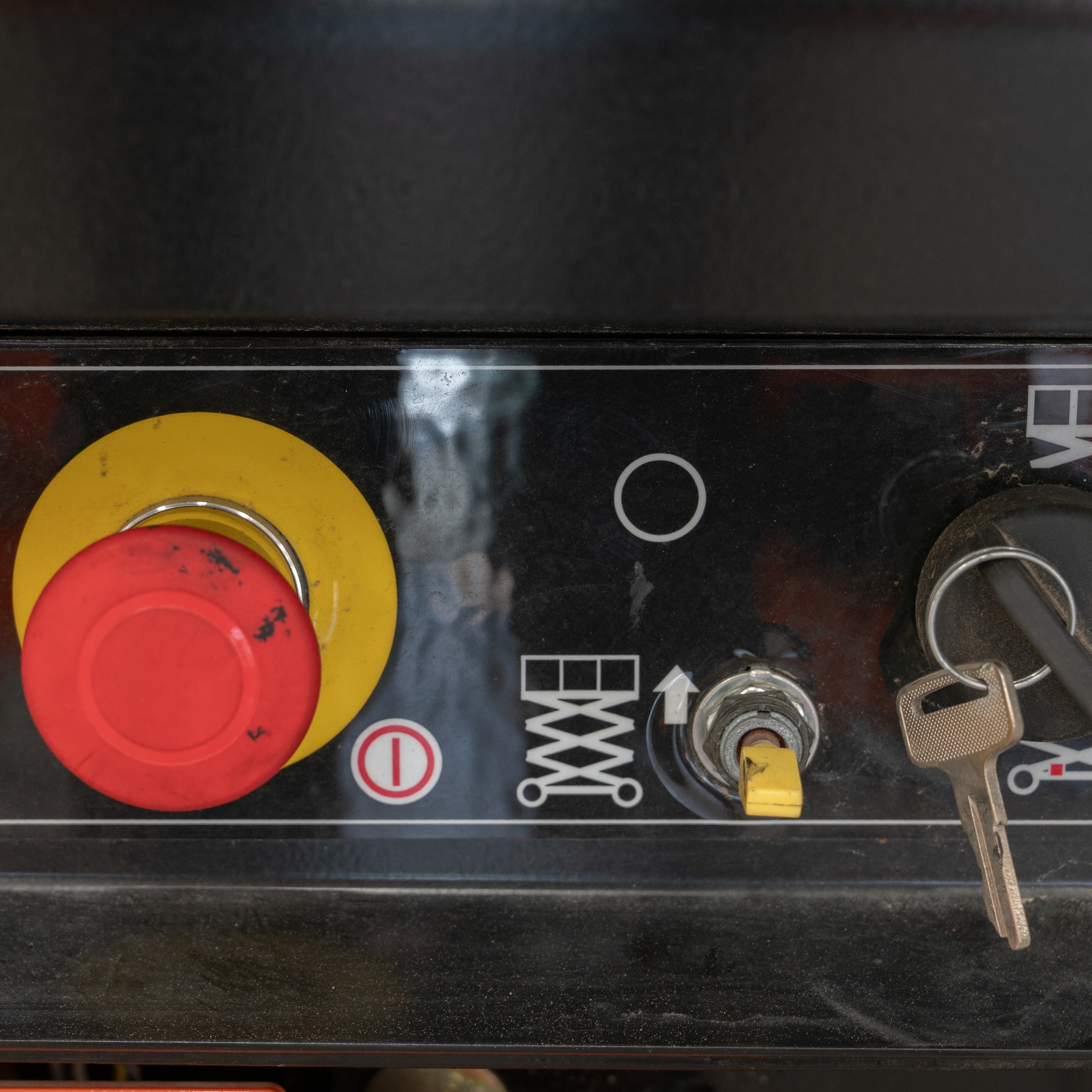 Plataforma de Tijera Eléctrica 32 Pies