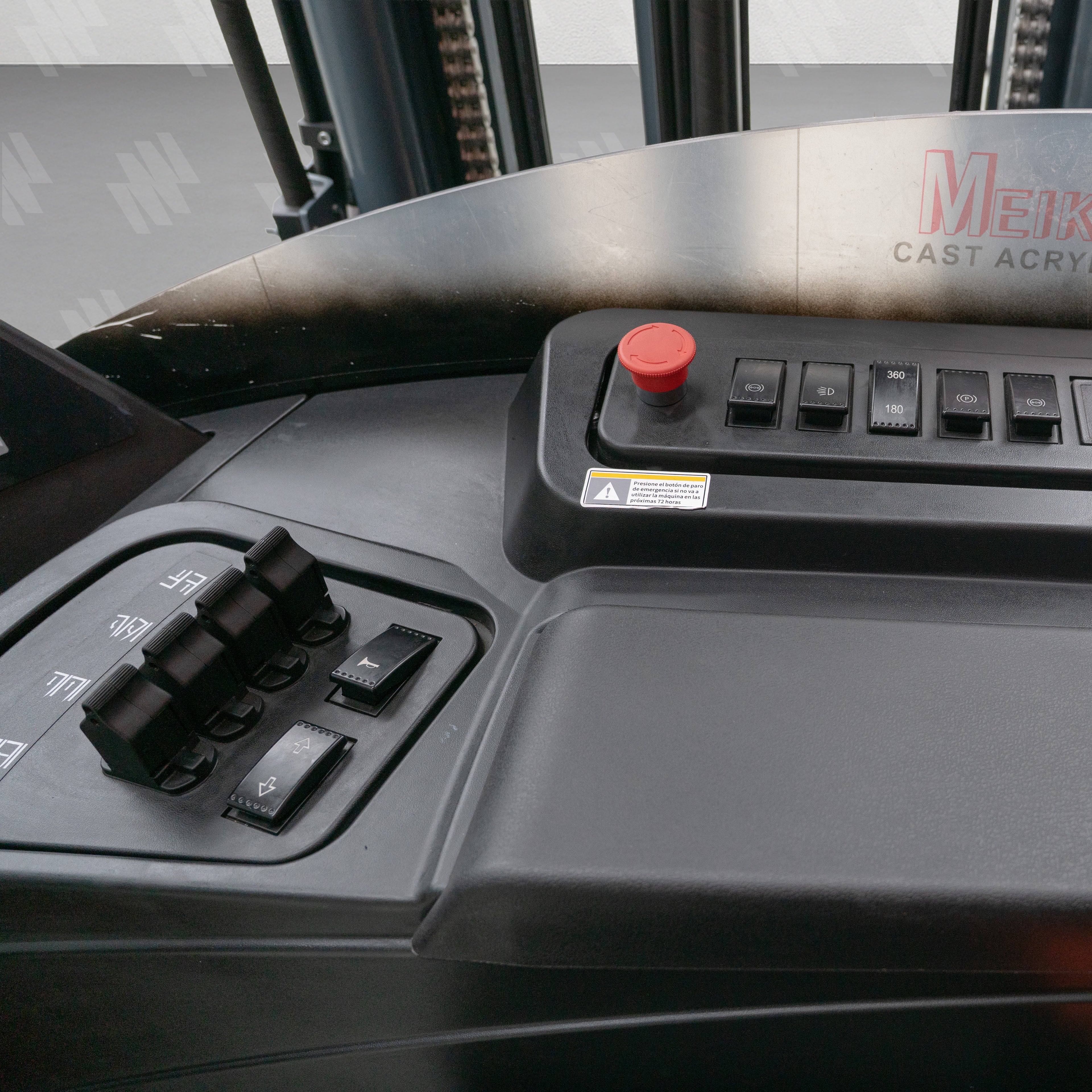 Montacargas Eléctrico 2 toneladas Operador Sentado Protección a Temperaturas Bajas