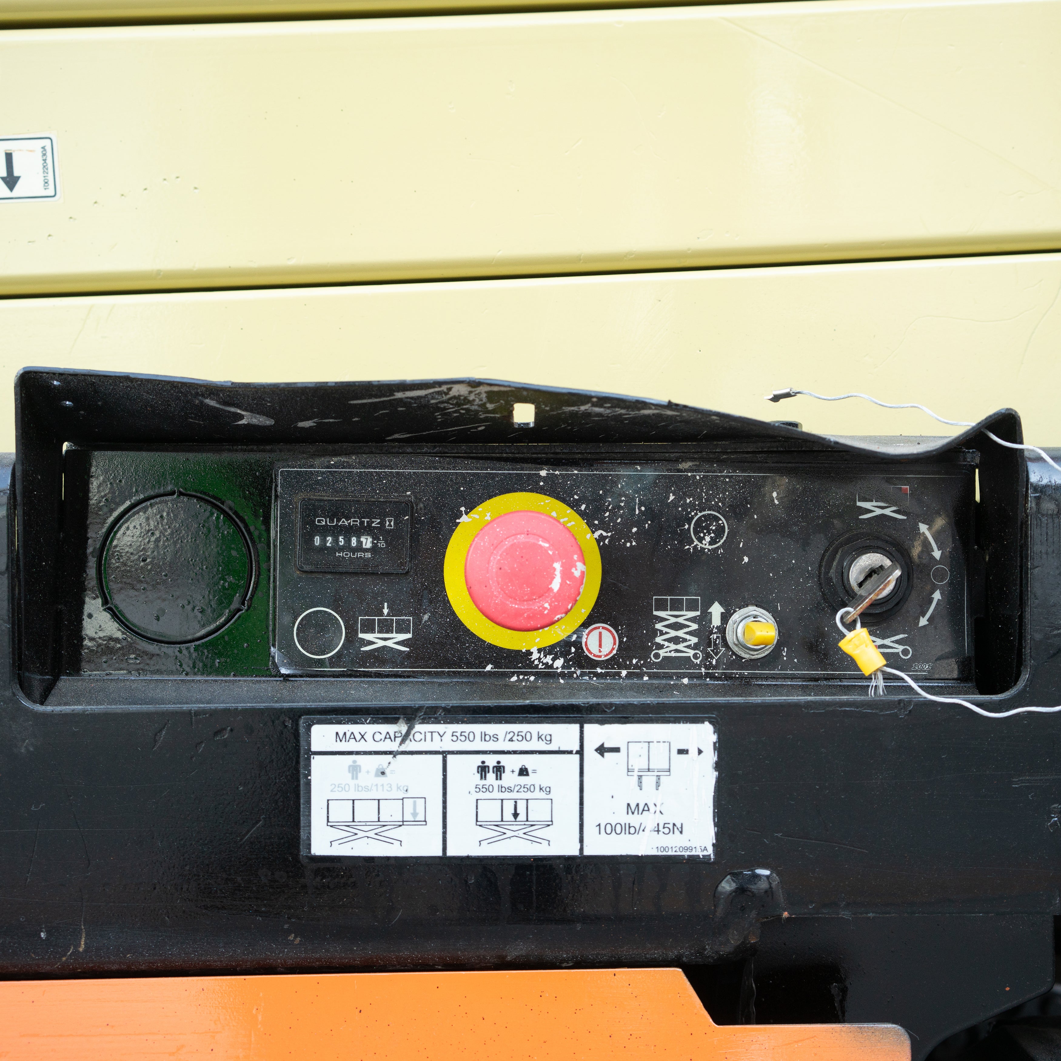 Plataforma de Tijera Eléctrica 19 Pies