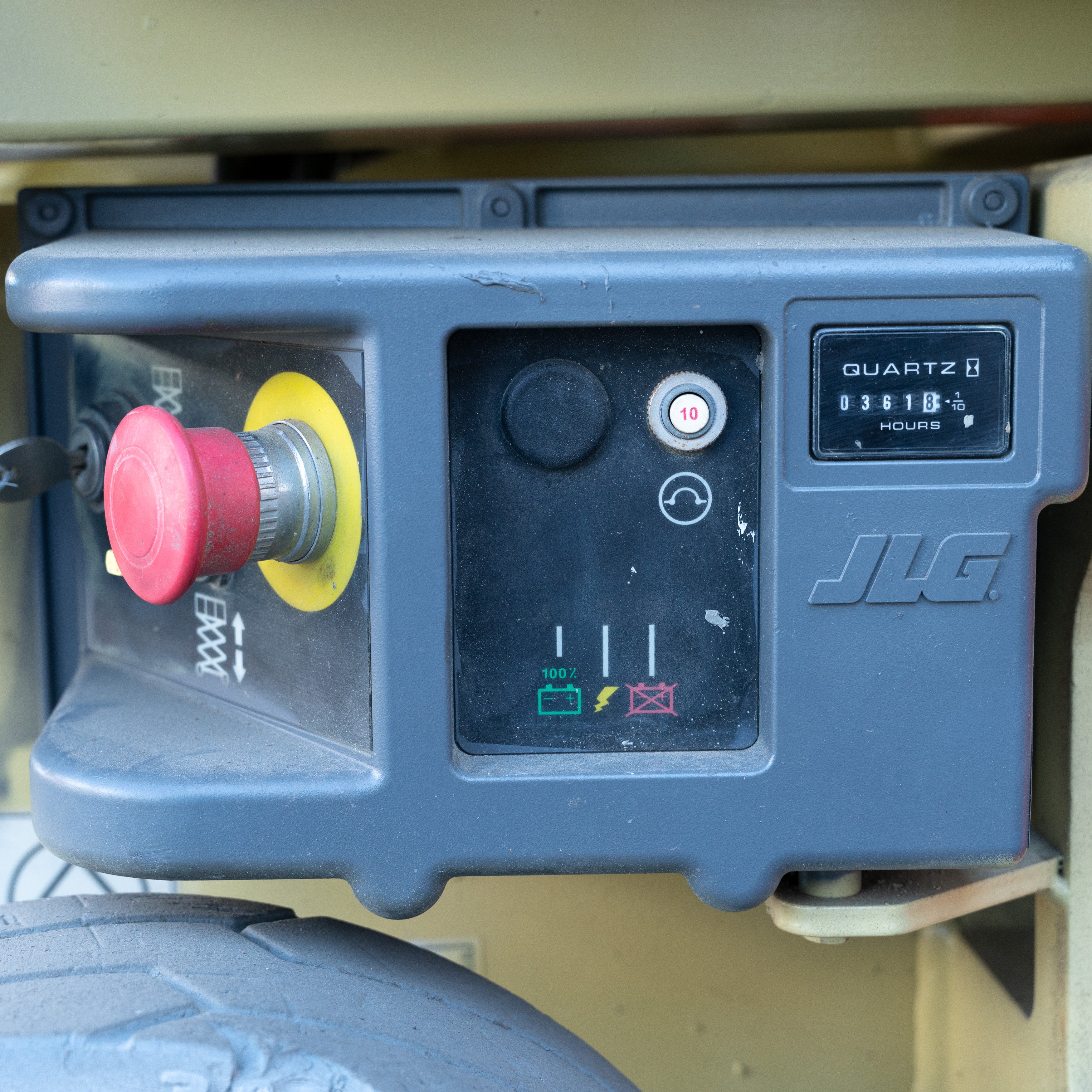 Plataforma de Tijera Eléctrica 19 Pies