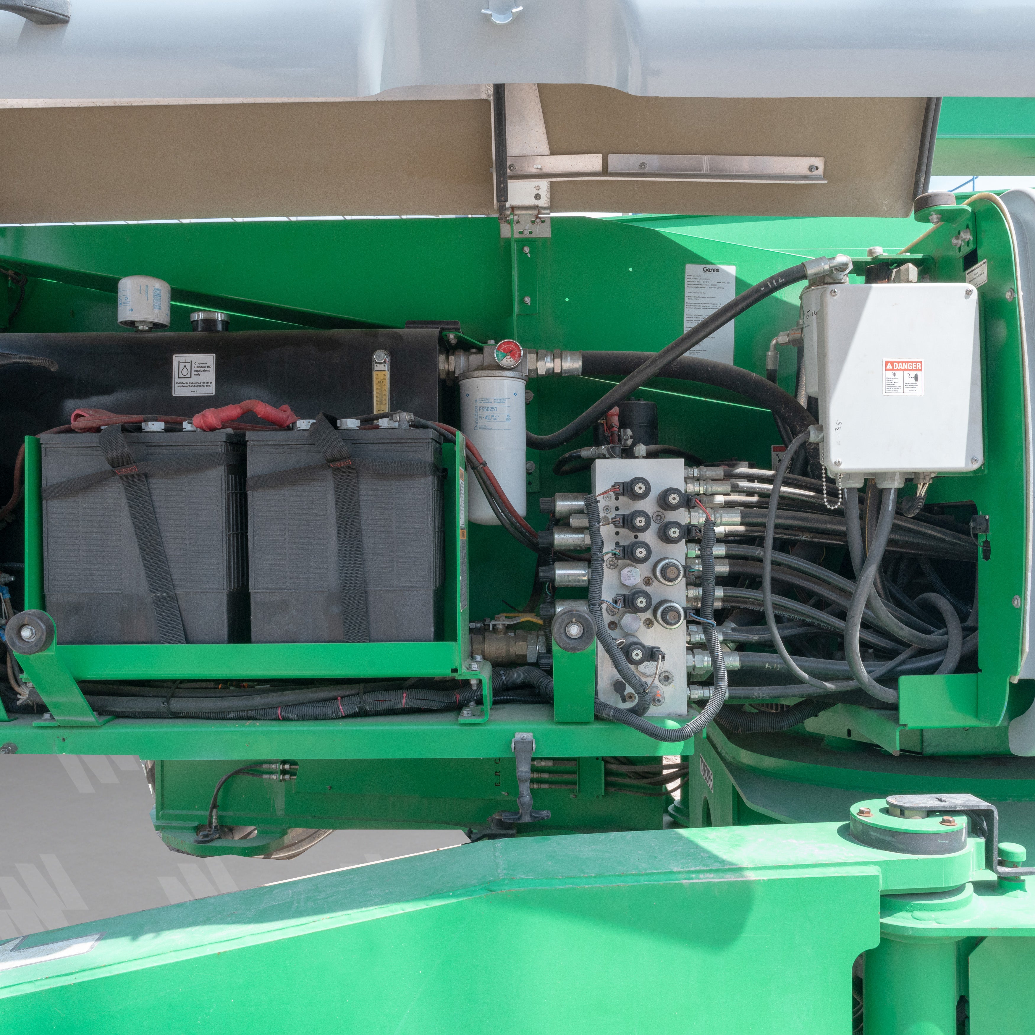 Plataforma Articulada de Combustión 135 Pies