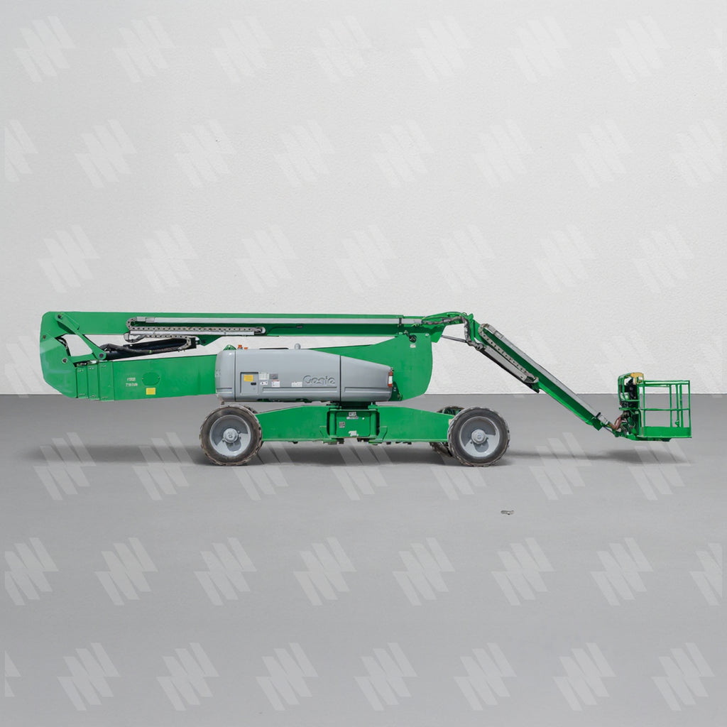 Plataforma Articulada de Combustión 135 Pies