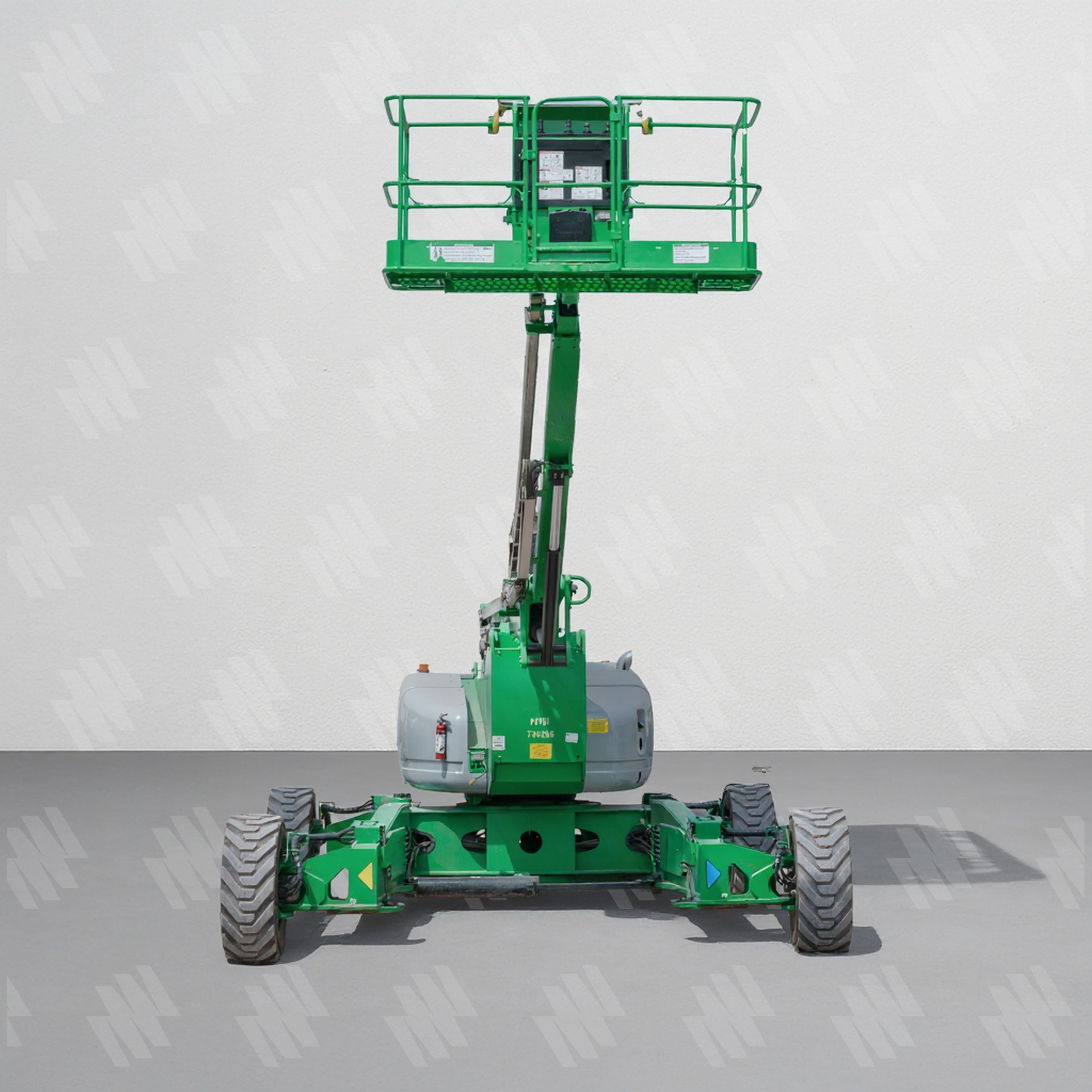 Plataforma Articulada de Combustión 135 Pies