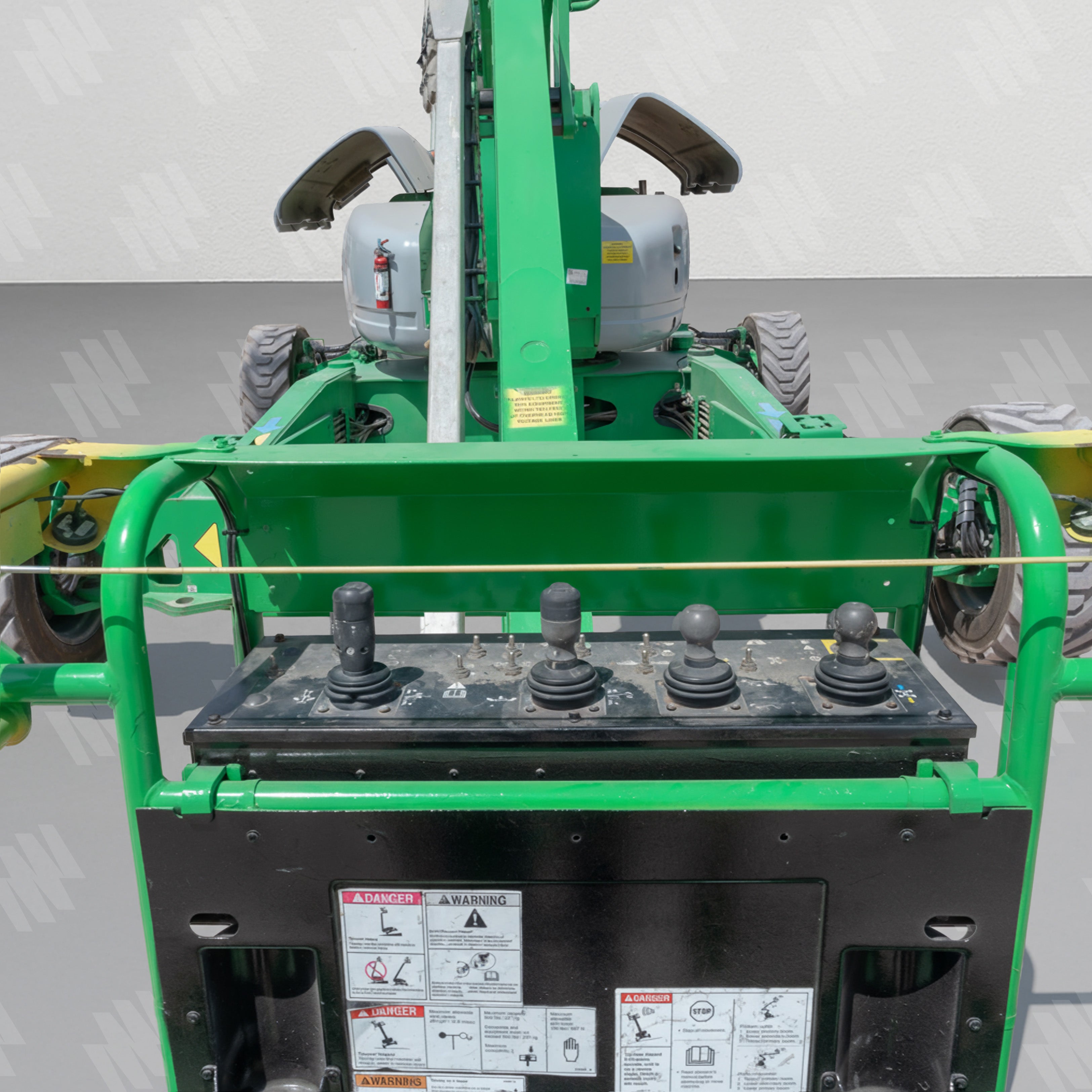 Plataforma Articulada de Combustión 135 Pies