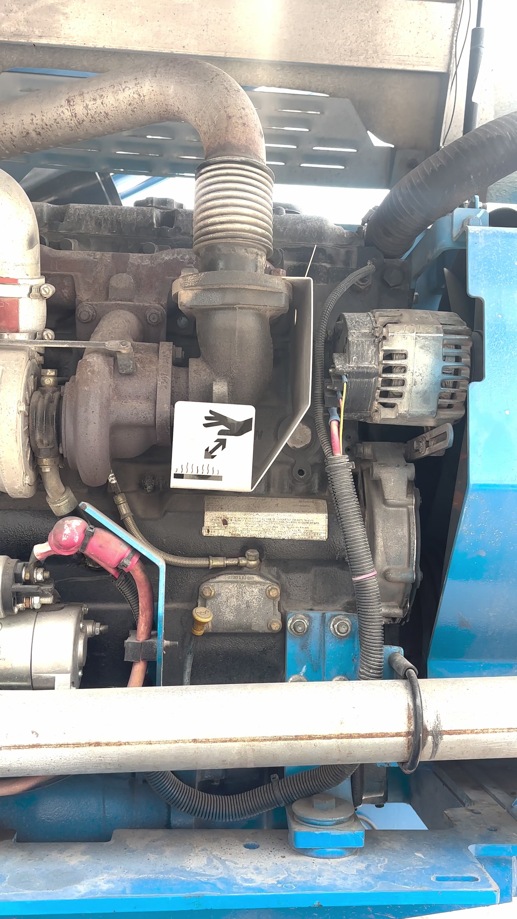 Plataforma Articulada de Combustión 135 Pies